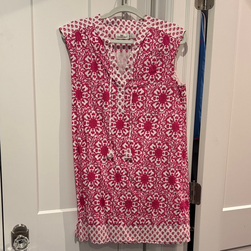Vineyard Vines Red and White Patterned Tunic